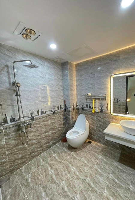 Bán đất tặng nhà nguyên căn Bùi Xương Trạch Thanh Xuân 37m2 * 4 tầng, mặt tiền 5.8m