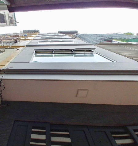 Nhà mới 5 tầng dtsd 40m2, ngõ 43 Trung Kính, Cầu Giấy, ngõ 2.5m, cách ô tô tránh 30m