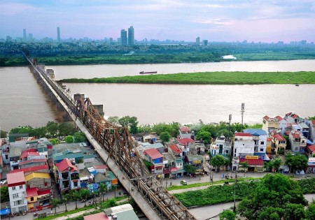 Bán nhà mặt phố Đức Giang Long Biên dt: 53/77, mặt tiền 5m, giá bán 10.5 tỷliên hệ 0916180886