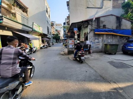 Bán nhà nguyên căn mặt phố kinh doanh 4 tầng đúc, vị trí cực đẹp, liên hệ 0978479584