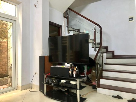 Biệt thự đơn lập chính chủ vỉa hè rộng 2 làn đường ô tô tránh, khu dân cư Vip, giá tốt