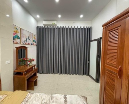 Bán nhà Khương Trung Thanh Xuân Nhỉnh 4 tỷ - Sổ đỏ cầm tay đúc 5 tầng kiên cố, thang máy