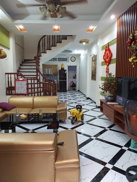 Bán gấp nhà gần đại học tài nguyên môi trường Hồ Đức Diễn, liên hệ 0377103187