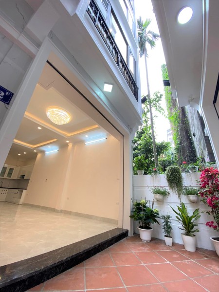 Bán nhà Vũ Phạm Hàm diện tích sử dụng 45m2 đúc 5 tầng 10m ngõ giá bán 5,2 tỷ