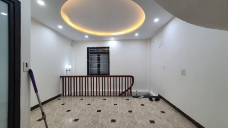 Bán nhà nguyên căn mới phân lô Lò Đúc, Quận Hai Bà Trưng, 5 tầng, giá bán hơn 5 tỷ