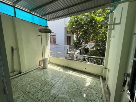Cho thuê nhà nguyên căn hẻm Phạm Hùng, p4, Quận Hẻm 243 Phạm Hùng, đầu hẻm có VLXD Quang Học