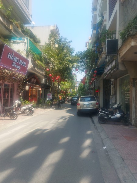 Bán nhà 5 tầng 65m2 mặt ngõ Ngọc Lâm, ô tô tránh, có thang máy. Giá chỉ 13.8 tỷ.