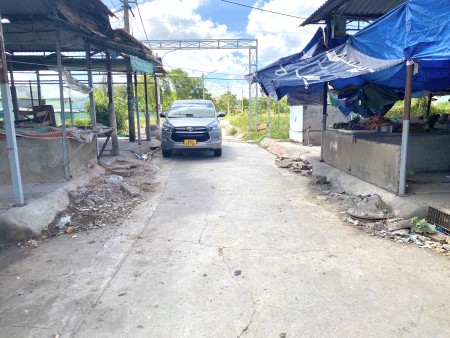 Lô đất kinh doanh 3 mặt tiền đường Trịnh Như khuê cần bán gấp đường xe rộng