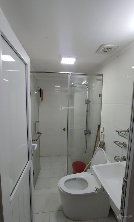 Nhà Phúc Lợi ngõ thông, Kia Morning đỗ cửa giá bán 3,3 tỷ, sổ đỏ vuông tiền, nở hậu