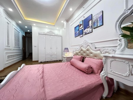 Nhà đẹp ở ngay có 102 trung tâm Đống Đa, Cầu Giấy 35M 5 Tầng , 4.3 tỷ