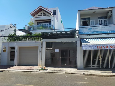 Bán nhà mặt tiền đường Lam Sơn trung tâm thành phố Nha Trang, háp lý sổ hồng công chứng trong ngày
