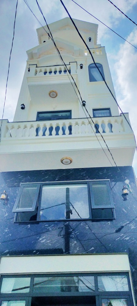 Nhà ở SHR giá mềm hưởng tất cả tiện ích, HXH 6m, có không gian để ô tô trong nhà