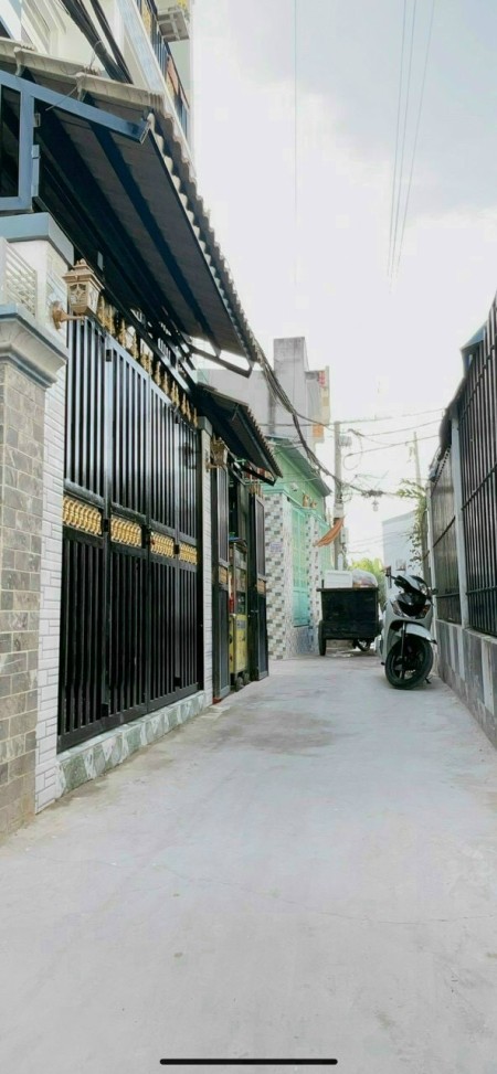 Bán nhà nguyên căn đẹp hẻm hơi ngay đầu hẻm vào ở ngay thuận tiện kinh doanh giá tốt