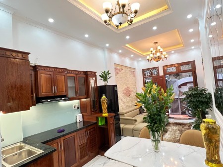 Bán tòa nhà Tây Sơn – Nguyễn Lương Bằng, ô tô vào nhà, dtsd 72m2 7 tầng thang máy, 16.5 tỷ