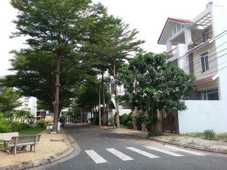 Cần Bán gấp lô đất gàn khu dân cư Intresco chỉ 1tỷ950 đường xe ra vào thoải mái