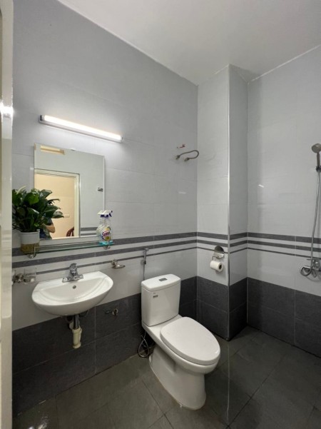 Chủ cần bán ngõ nông nở hậu full nội thất dt 30m2 4 tầng giá 3.35 tỷ phố Hoàng Mai