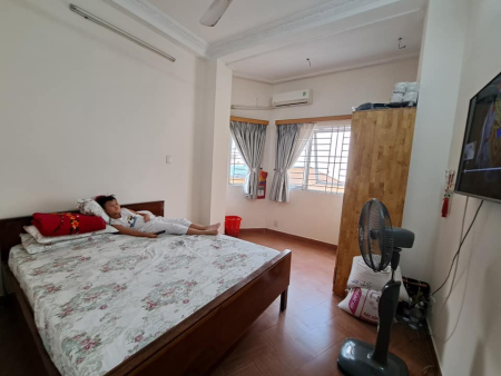 Hẻm ô tô, sát mặt tiền Hoàng Hoa Thám, Phú Nhuận diện tích 42m2 giá chỉ 5,8 tỷ