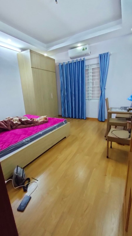 Bán nhà phố Trần Thái Tông diện tích sử dụng 58m2, 4 tầng mặt tiền 4m, giá 6.5 tỷ