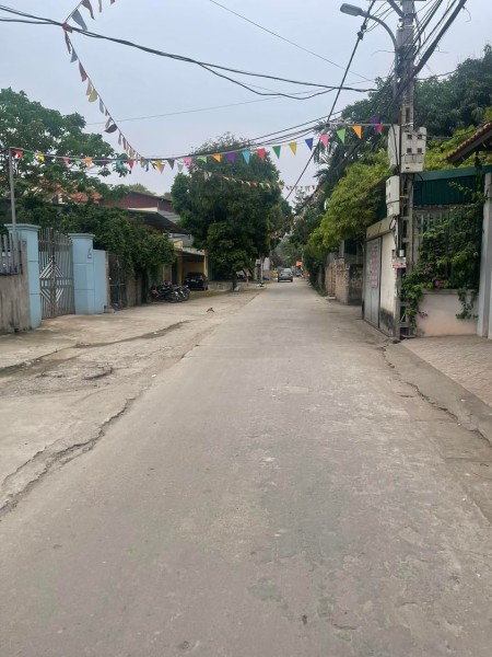 Cần bán 160m2 đất thổ tại trung tâm xã Đông Dư. Vị trí siêu đẹp, đầu tư sinh lời.