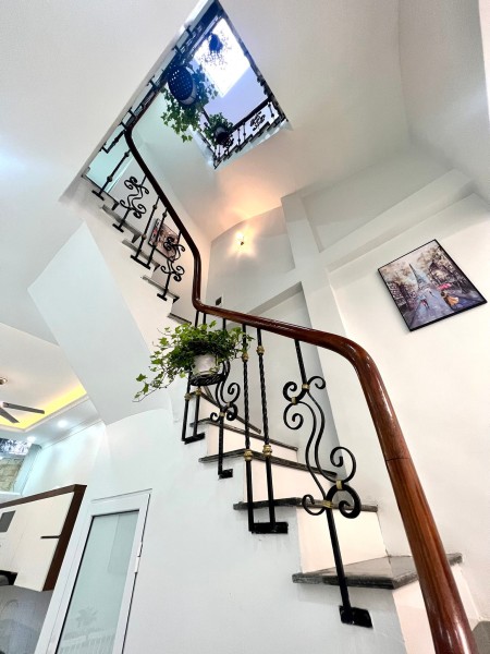 Bán nhà phố Tây sơn, gần ô tô, diện tích sử dụng 30m2 đúc 5 tầng, giá chỉ 3.1 tỷ