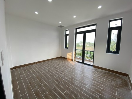 Bán nhà phố khu Nam Sài Gòn, gần cụm KCN Long Hậu – Chìa khóa trao tay