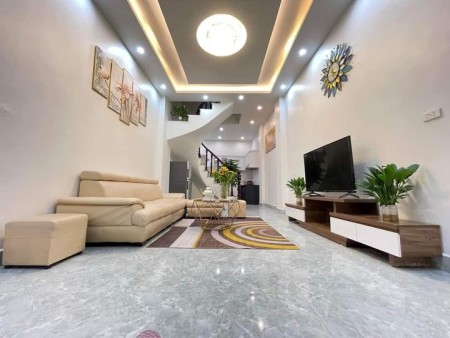Cần bán nhà mặt phố Nguyễn Trãi, Hà Đông 40m2, 5 tầng, giá 7 tỷ, sổ đỏ nở hậu sang tên ngay