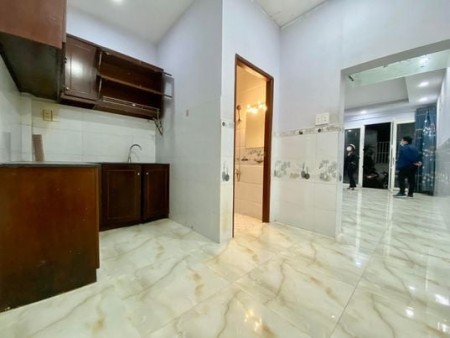 Nhà nguyên căn giá rẻ gần chợ Bà Chiểu, giá tốt để ở, khu an ninh