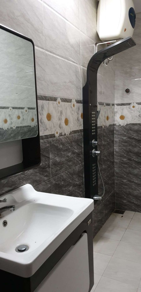 Nhà mặt tiền 3 tầng đường Tôn Đản, nhà chính chủ sổ đỏ, không qua trung gian