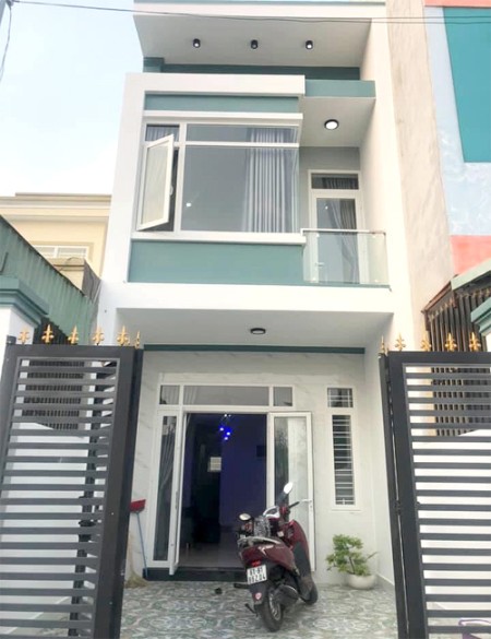 Bán nhanh nhà ngay cầu lớn Hoc Mon giá 750 triệu, sổ hồng riêng diện tích 80m2 (3pn)