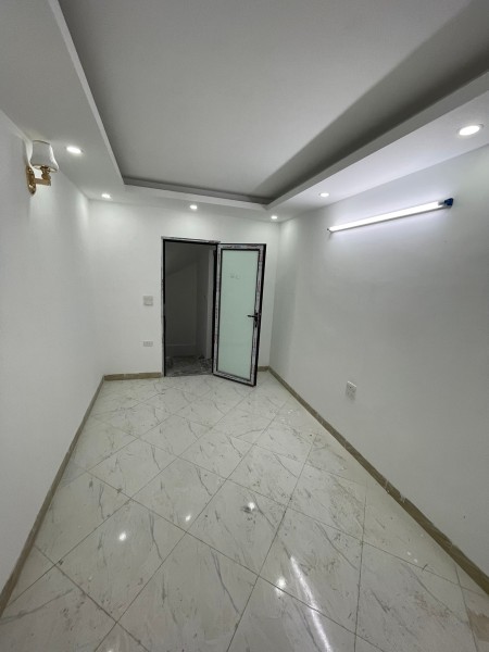 Cực phẩm nhà to giá nhỏ diện tích 35m2, 5 tầng giá bán 3 tỷ phố Nam Dư Quận Hoàng Mai