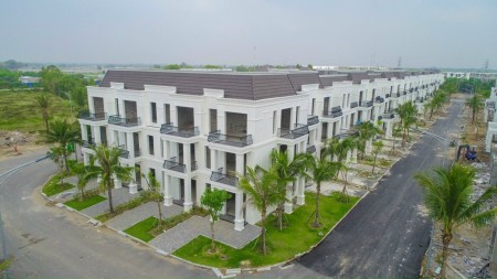 Khu nghĩ dưỡng cao cấp và sân golf chuẩn quốc tế, giấy tờ pháp lý đầy đủ cần thiết