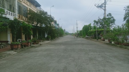 Chính chủ cần bán lô đất nở hậu 2 mặt tiền đường lớn, giá bá 2.8 tỷ, pháp lý chính chủ