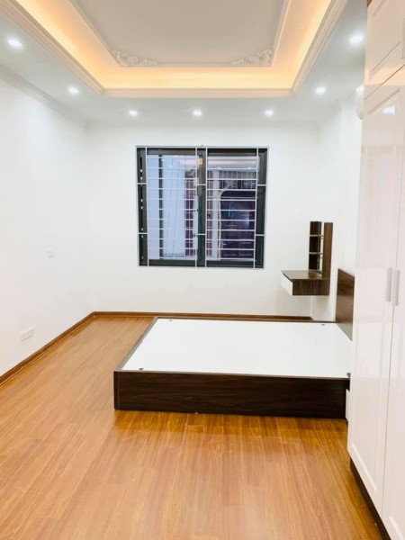 Bán nhà Bắc Từ Liêm, Dân trí tuyệt vời,Thuận tiện đi lại; 45m2; 5,2 tỷ