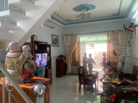 Nhà rộng tiện ở vừa mở công ty. Trường Chinh cạnh Bàu Cát. 7,9 tỷ
