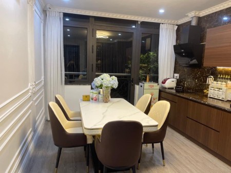 Bán nhà MP Hoàng Quốc Việt diện tích 84m2 6 tầng giá bán 32 tỷ. LH 0912442669