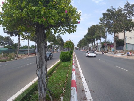 Cần bán lô đất 2 mặt tiền đường Hùng Vương, P Long Tâm, thành phố Bà Rịa