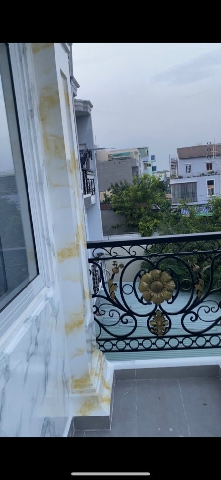 Chính chủ cho thuê nguyên tầng 1 rộng 70m2 full nội thất bàn giao vào ở được ngay, giá tốt