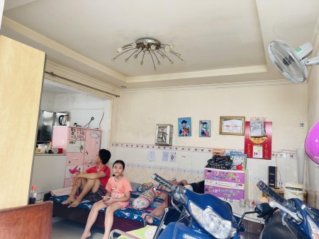 Nhỉnh 3 tỷ nhà nguyên căn 2 mặt tiền dtsd 52m2 đường Huỳnh Tấn Phát, Quận 7
