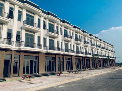 Sở hữu căn shophouse ngay tại trung tâm thành phố giá chỉ từ 3.9 tỷ, bàn giao ngay