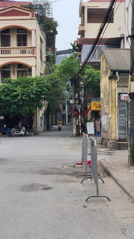Bán nhà Xuân La, Vị trí đẹp, khu an sinh đỉnh, diện tích sử dụng 46m2, 5 tầng, giá 5.2 tỷ