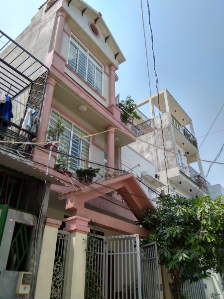 Bán nhà nguyên căn chính chủ 3 tầng đẹp gần Suối Tiên, Quận 9, giá bán 5.2 tỷ, lh 0903721799