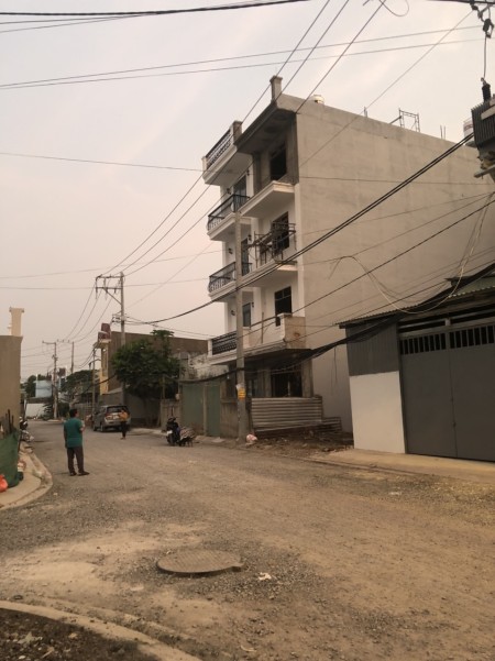 Nhà Thạnh Lộc Quận 12 nhà nguyên căn sổ hồng riêng 1 trệt, 3 lầu đúc, sân thượng lớn