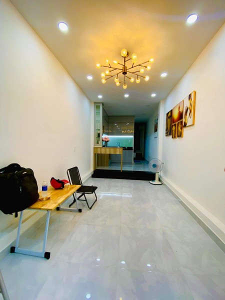 Bán Nhà đẹp đường Lý Thái Tổ, 5 tầng, dt 32m2, ngang hơn 4m, giá 5 tỷ hơn