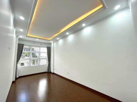 Bán nhà riêng ở Thượng Thanh, DT 36m2 x 4,5T, giá 3.7 tỷ, 10m ra ngõ ôtô tránh