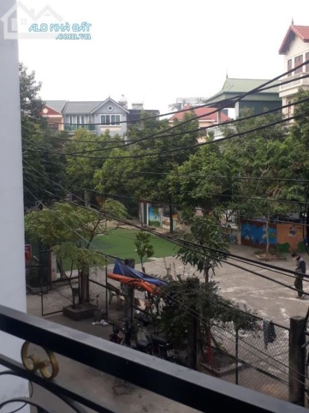 Đi đến slide 4