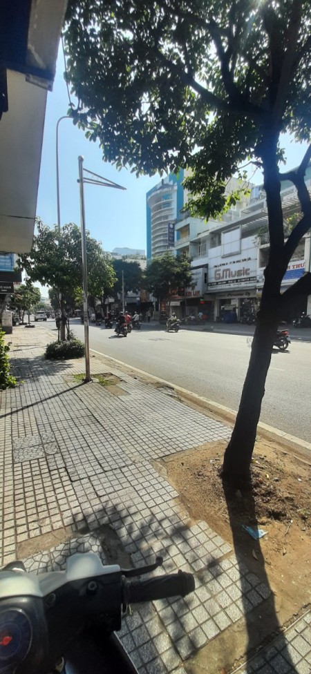 Bán nhà Điện Biên Phủ Q.10( Ngay Vòng Xoay Lý Thái Tổ) 3 Lầu - 88m2 – Nhỉnh 11 tỷ
