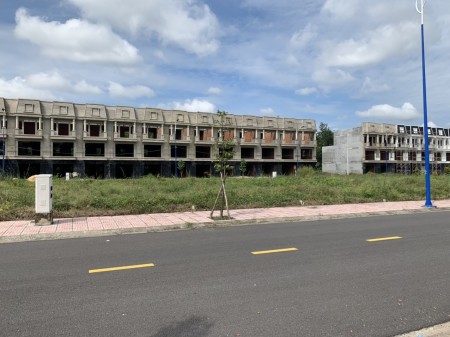 Bán đất tại Bàu Bàng mặt tiền đường nhựa Tỉnh 42m giá bán 700 triệu, bàn giao sổ ngay