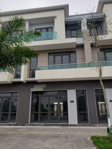 Bán căn Shophouse 3 tầng 120m2, hướng Đông, mặt đường Hữu Nghị 56m giá 12xxxx, Từ Sơn, Bắc Ninh