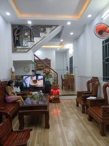 Nhà Quận Tân Phú, hẻm xe hơi ra vào thoải mái, 3 mặt hẻm hớn, giá bán chỉ 5.75 tỷ