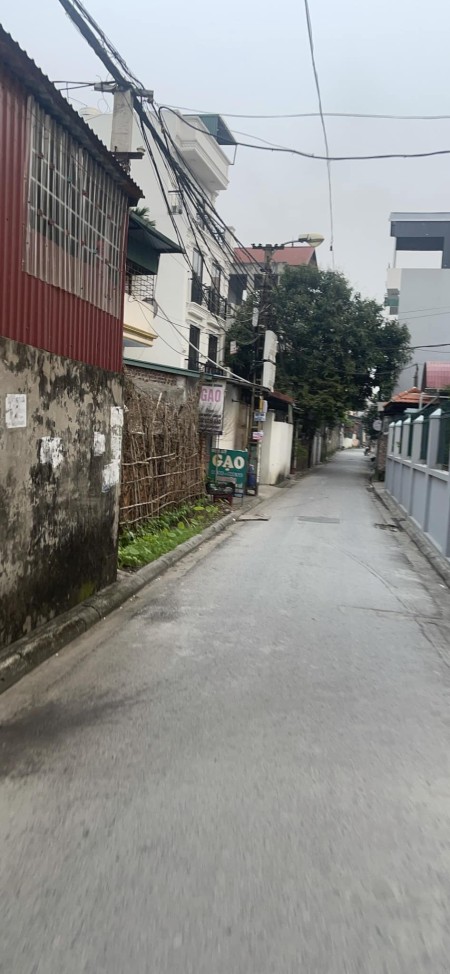 Cần bán mảnh đất diện tích 39m2 tại xóm 8 Đông Dư, huyện Gia Lâm, TP Hà Nội.